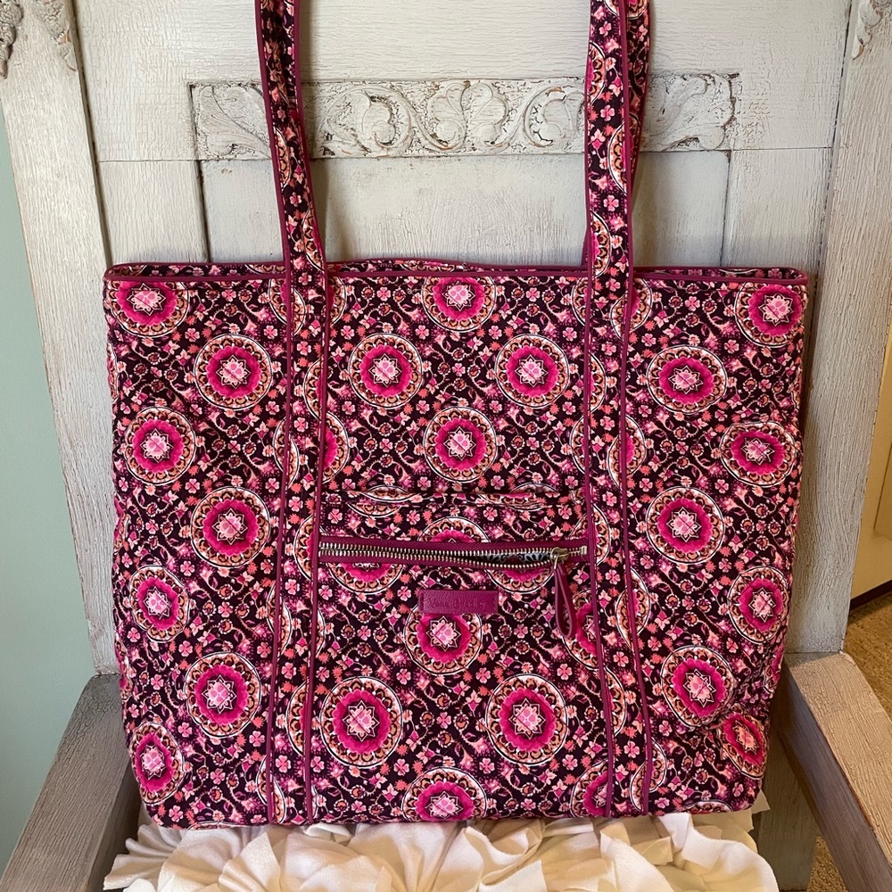 Vera Bradley Tote. NWOT. Raspberry Medallion.